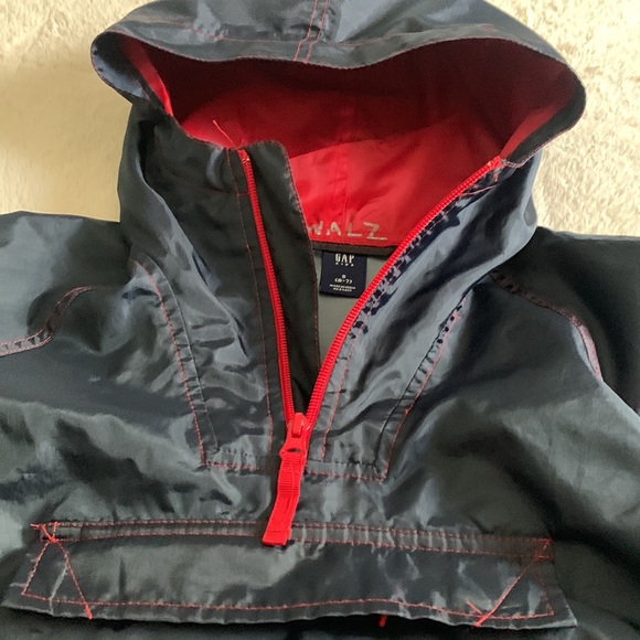 GAP Navy Blue and Red Windbreaker Jacket Hood 6/7 EUC - Picture 13 of 15